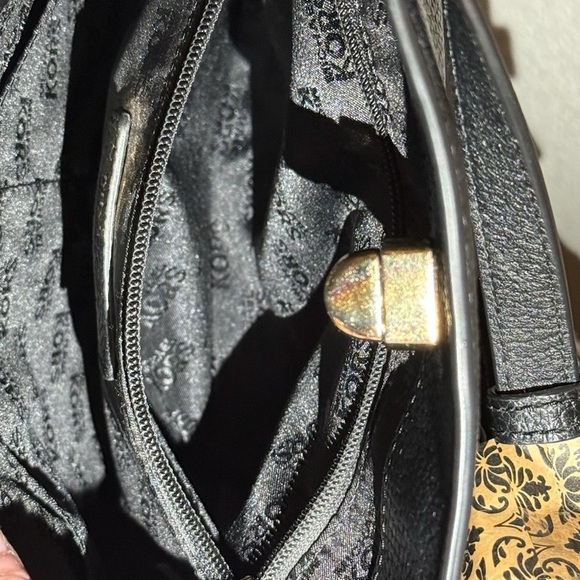 Michael Kors Black Pebbled Leather Studded Sullivan Messenger Bag.Comes with COA - Picture 8 of 8